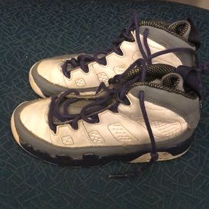 Air Jordan 9 Retro Purple and White Size 10.5